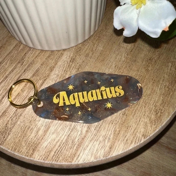 Aquarius zodiac keychain - Picture 1 of 2